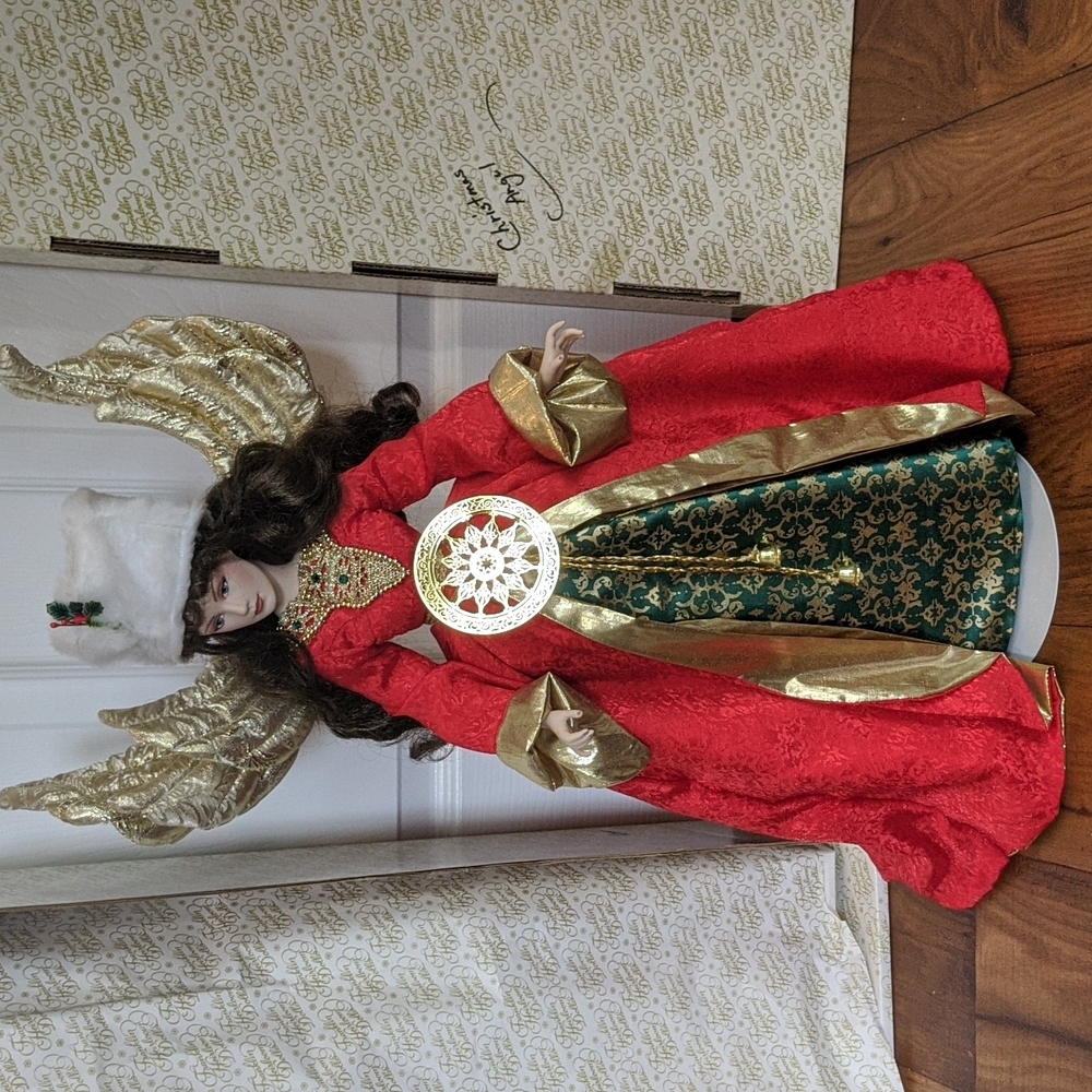 Christmas Angel By Franklin Heirloom  Display Doll Exquisite Porcelain